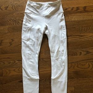 White Lululemon leggings: size 2✨